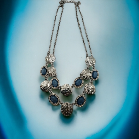 🥳Host Pick🥳 Silvetone Fashion Dbl Strand 20" Adj. w/ Dark Blue Cabachons - Picture 9 of 9